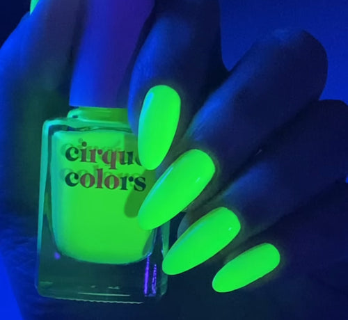 Sedjames Cirque Colors Vice nail look