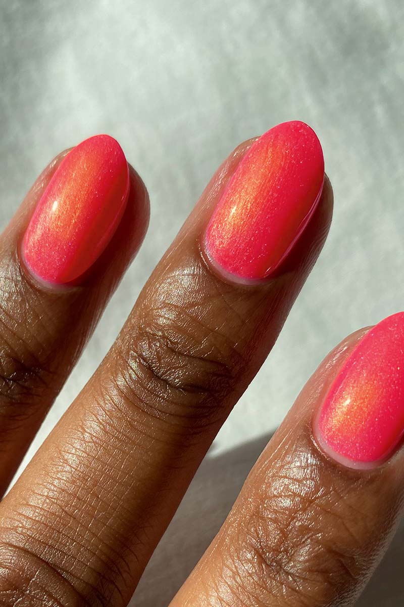 ネオングリーン輝くオレンジイエローオパール66ct Neon Coral Shimmer Nail Polish - Cirque Colors Day Tripper