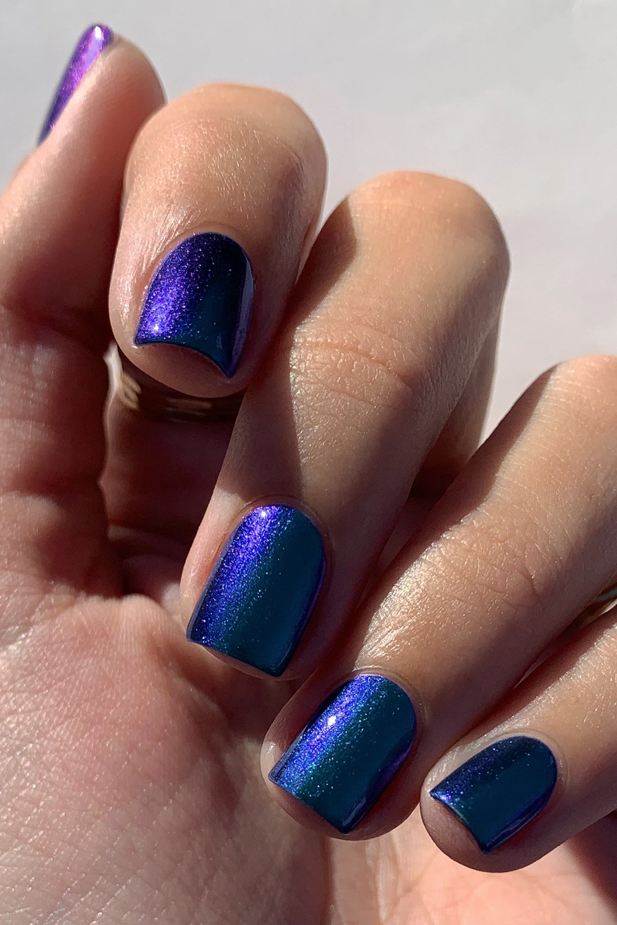 Grace-full Nail Polish — Ring Ma-bel – blue/purple/pink/orange multichrome  with Crystal colour changing flakes